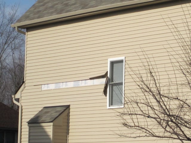 vinyl siding falling off